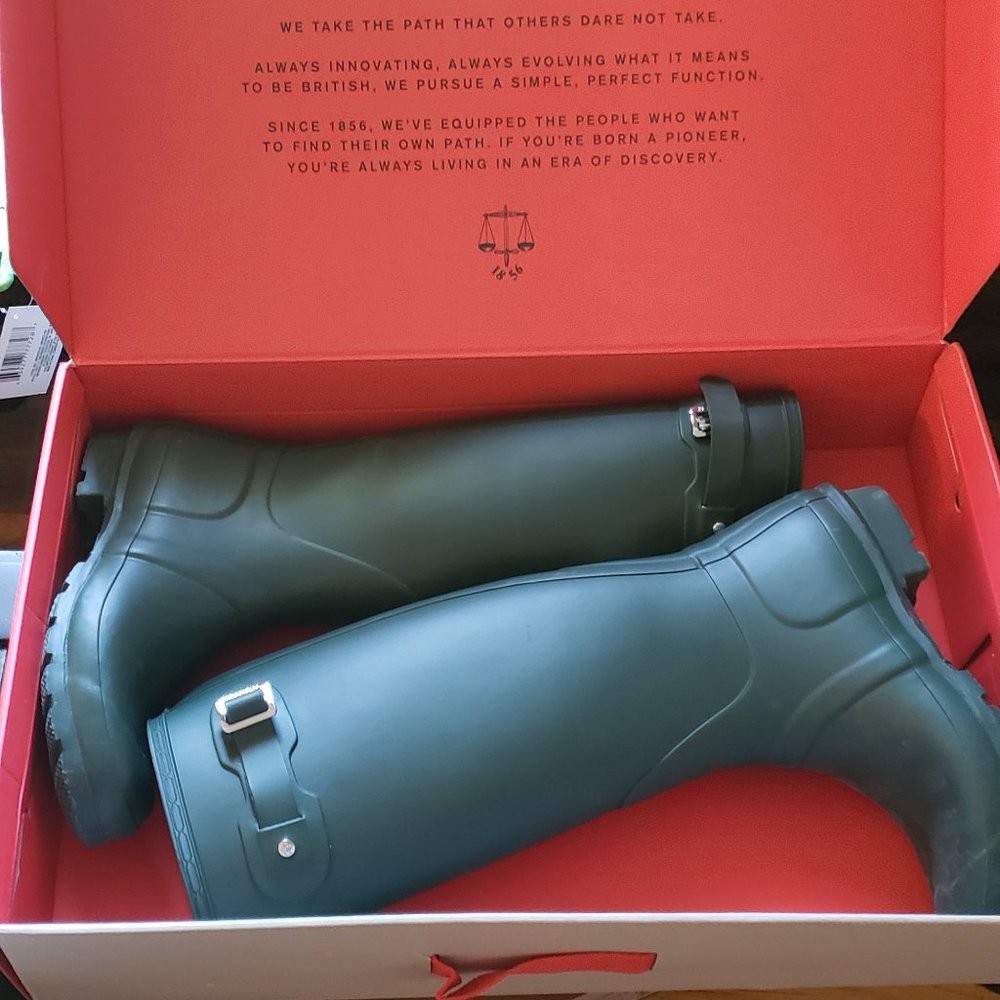 Size 7-Women's Tall Olive Green Hunter Boots